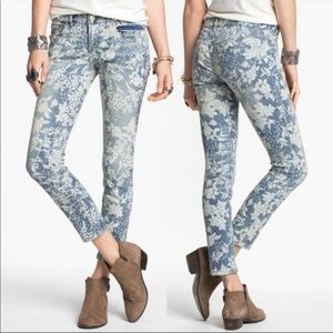 Free people floral Hawaiian print cropped jeans size 28 EUC
